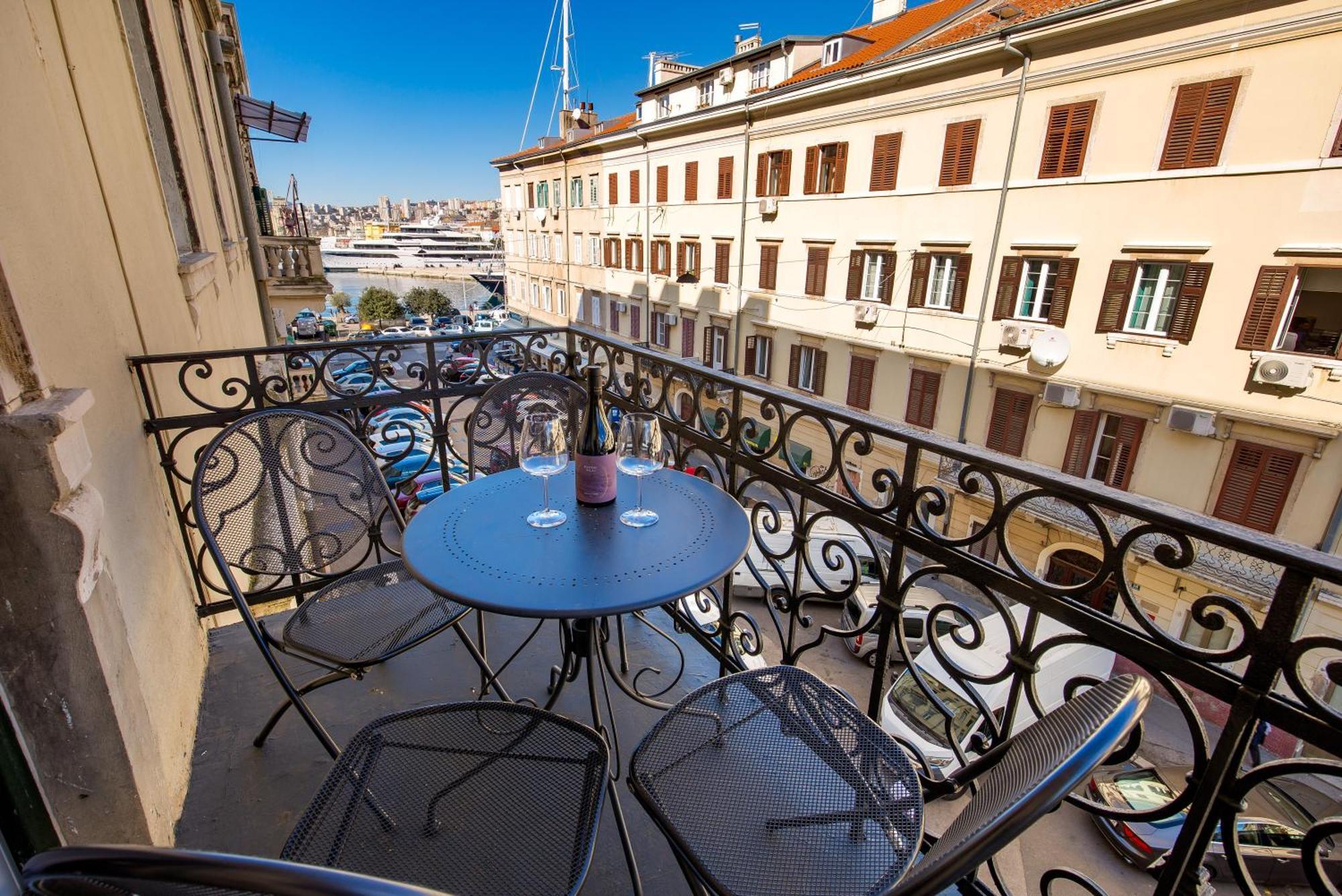 Molo Longo - Downtown * Rijeka