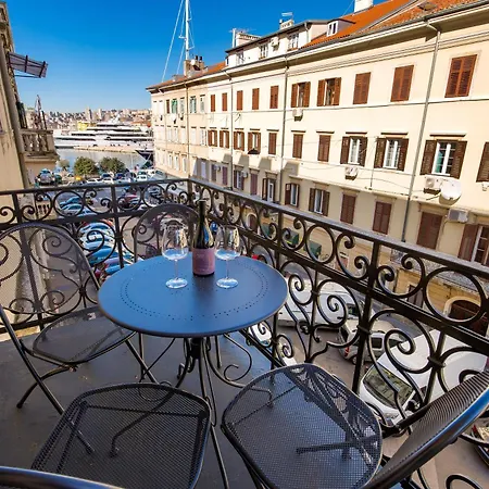 Molo Longo - Downtown Apartments Rijeka Exterior foto