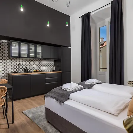 Molo Longo - Downtown Apartments Rijeka Exterior foto